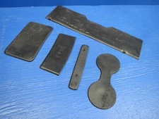 2005 KIA SORENTO A/T CENTER TRAY CONSOLE CUP HOLDER RUBBER MAT OEM. B60