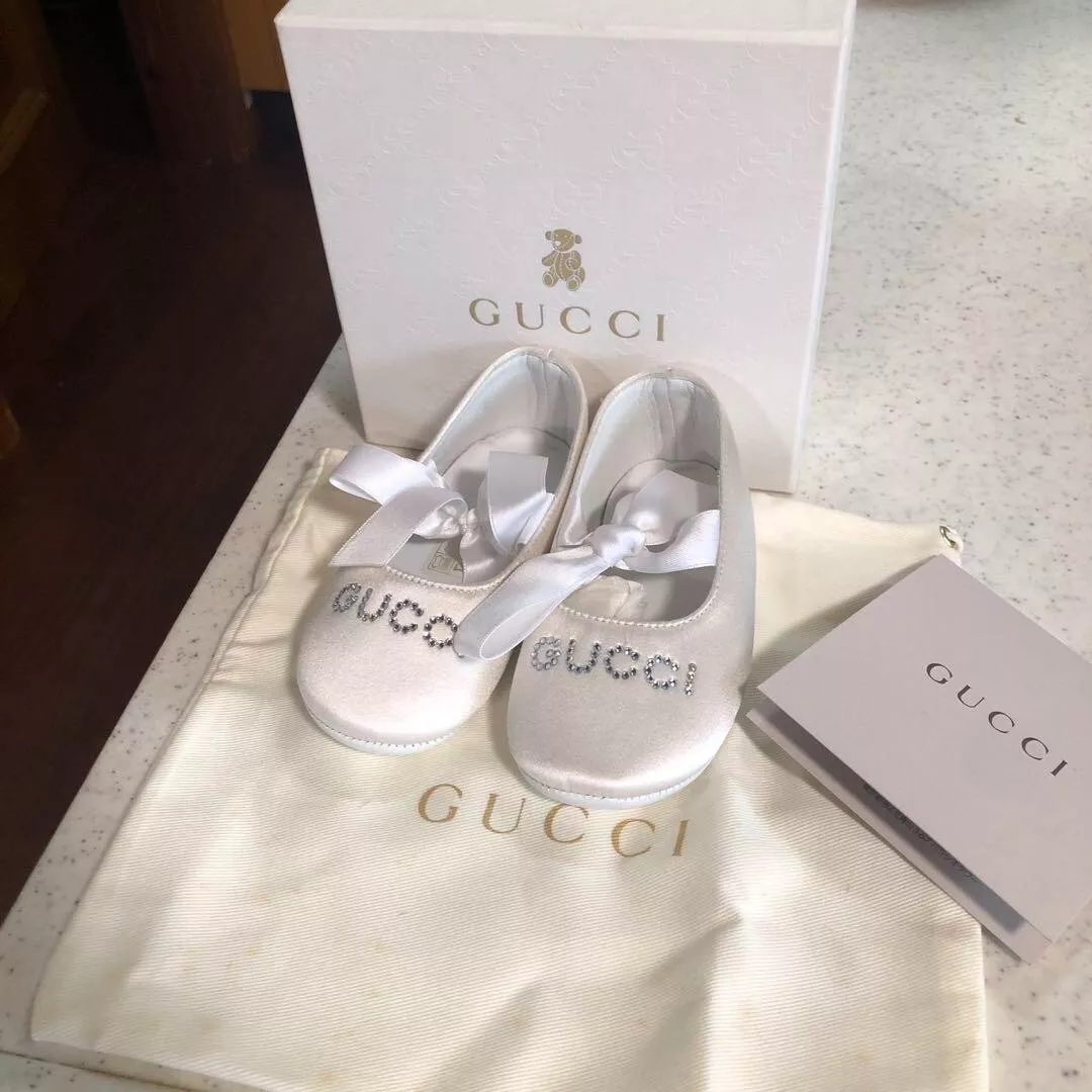 Chaussures bébé Gucci ruban blanc avec boite dust bag inutilisées F1
