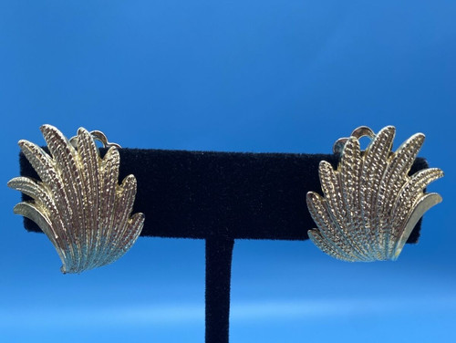 Coro Signed Gold-Tone / Fan-Shell / Clip Earrings / Brushed Gold / VTG