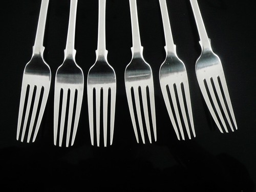 6 Sterling Silver Table Dinner Forks CRESTED, Irish Antique DUBLIN 1846 - Picture 3 of 12