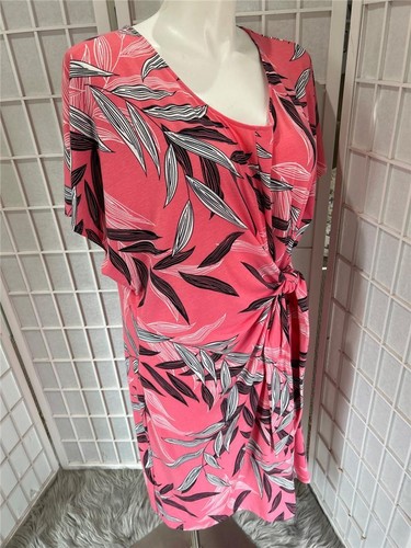 Women's Catherines 3X (26/28W) Pink Leaf Print Summer Wrap Dress
