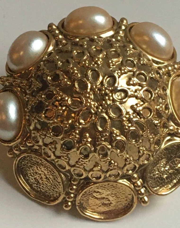 Vintage Gold Tone Earrings With Pearls Some Missing (1 Pair) Women's Jewelry - Image 4 of 4