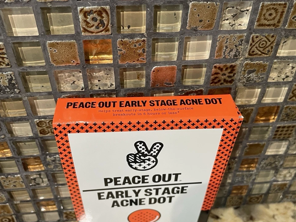 Bundle of 4 Peace Out Early Stage Acne Dots 8 each - 32 Total BNIB Exp 8/2026 - Image 4 of 4