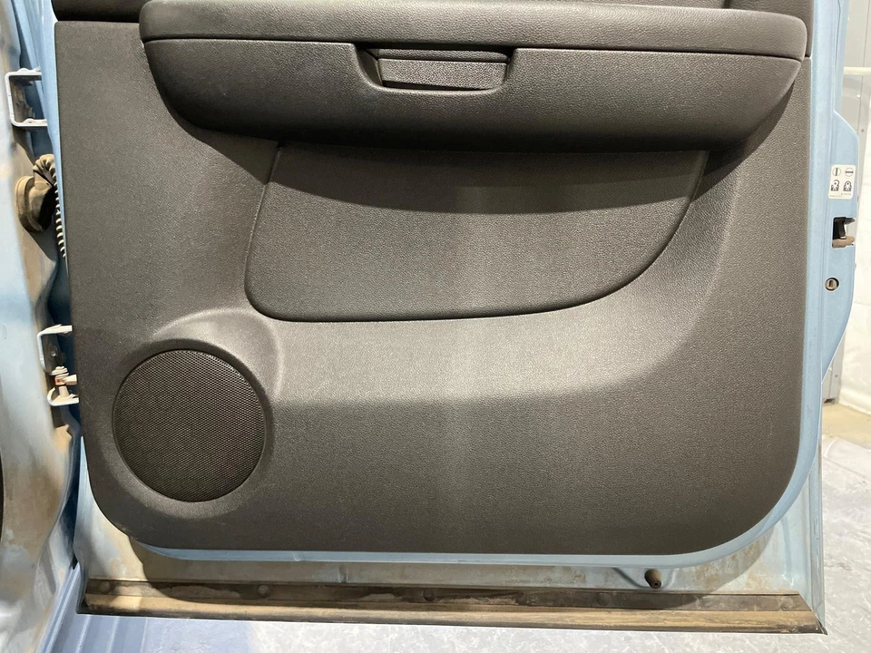 2010 - 2014 GMC Yukon XL1500 Passenger RH Right Black-19I Rear Door Trim Panel - Imagem 4 de 4