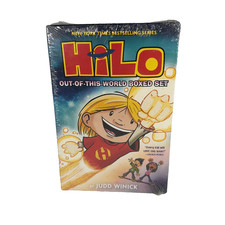 Hilo: Out-of-This-World Boxed Set: (A Graphic Novel Boxed Set)  (1984848585)