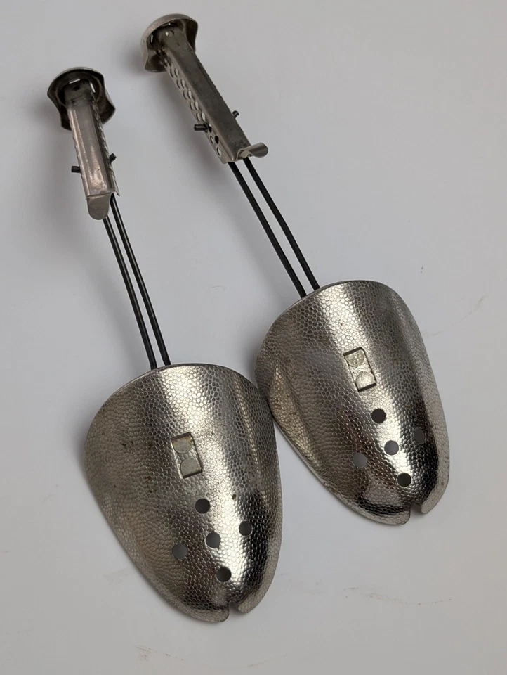 Camillas antiguas ajustables vintage de acero estampado de metal para zapatos  Foto 2 de 4