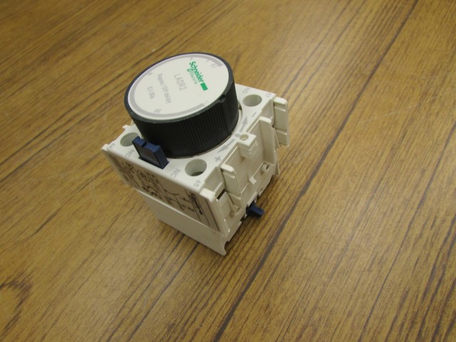 Schneider Electric LADR2, IEC Timer Attachment, 0.1...30 sec, Brand New ...