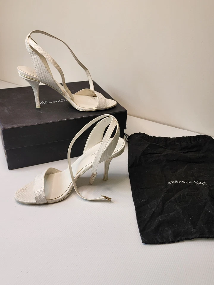 Tacones Kenneth Cole Grove blancos con tiras talla 9 Foto 2 de 4