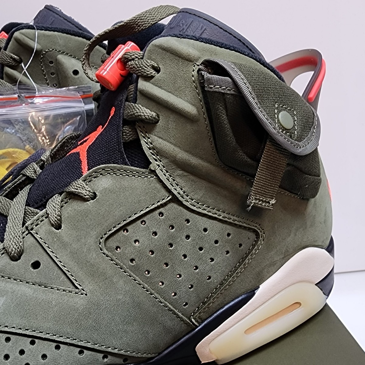 Air Jordan 6 Retro Travis Scott CN1084-200 Men's Size 11.5 Air Jordan 6 Retro Travis Scott CN1084-200 Men's Size 11.5