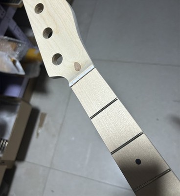 Unfinished Maple Bass guitar neck part 20 Fret 34inch Maple fingerboard inlay