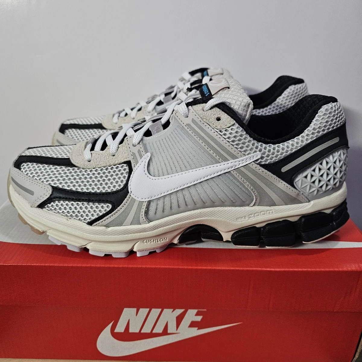 Preços baixos em Nike Air Zoom Vomero 5 Supersonic | eBay