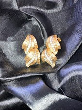 Vintage Pend Double Leaf /Feather Gold Tone Clip On Earrings with crystals.