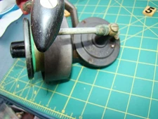 V8436 AR VINTAGE PEZON MICHEL LUXOR " BAILESS" SPINNING REEL FRANCE FISHING REEL