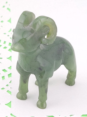 Hand Carved Translucent Green Jadeite Jade Big Horn Ram   Sheep Goat 2'' 38gm
