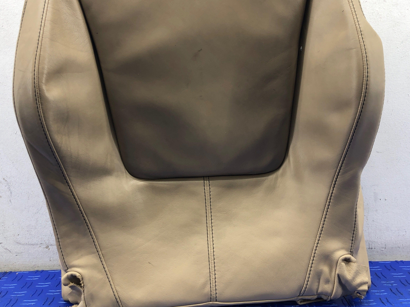 2006-2018 ASTON MARTIN VANTAGE V8 FRONT LEFT LOWER SEAT CUSHION BEIGE LEATHER