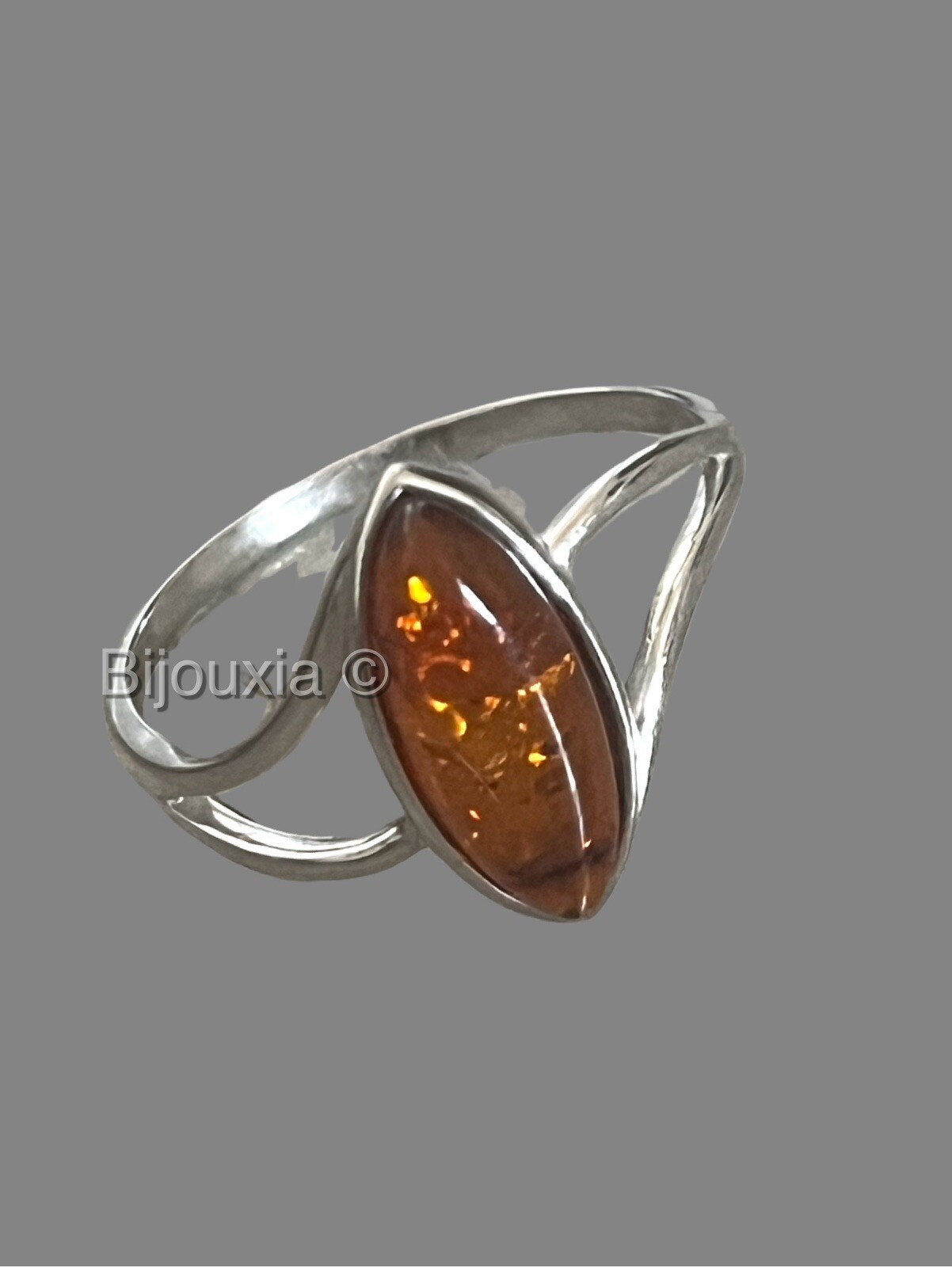 Bague Ambre et Argent 925 Anti-Ternissement : Le Bijou Durable pour Peaux Sensibles