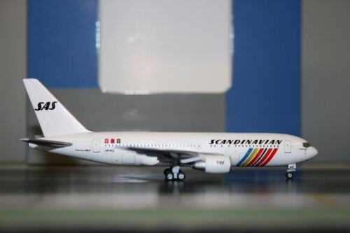 Aeroclassics 1:400 SAS Scandinavian Boeing 767-200 LN-RCC Die-Cast Model Plane