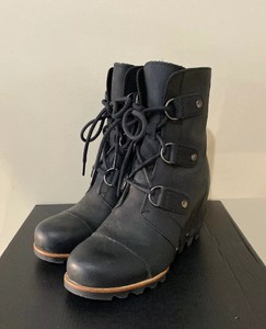 sorel waterproof black boots