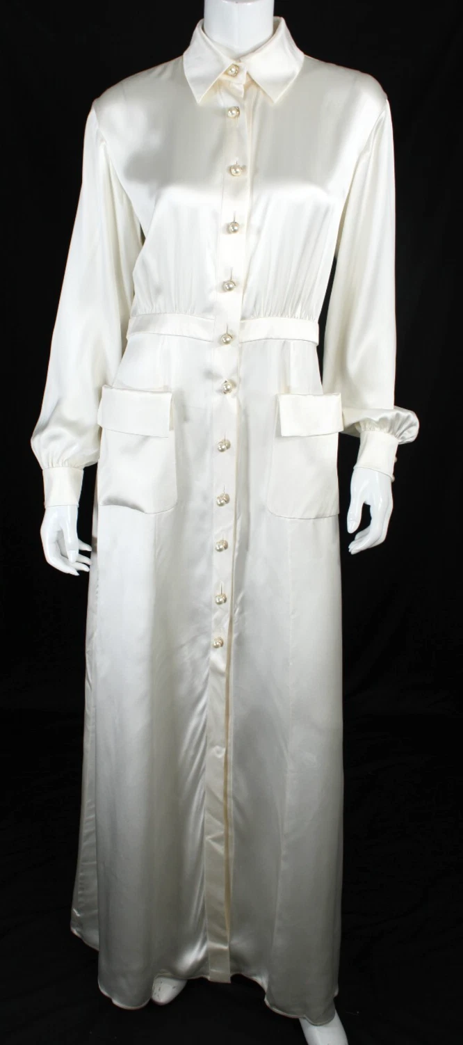Maxi abito CHANEL $8.350 2020 20A bianco seta raso colletto bottoni perle 38