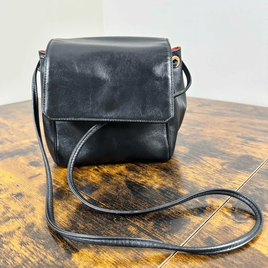 Sac bandoulière Christian Dior vintage à rabat cuir noir