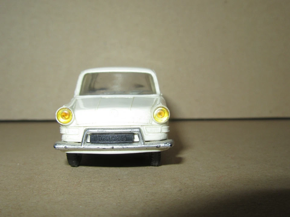 656H Vintage Norev Plastica No 60 Made In France BMW 700 LS Coupé Beige 1:43 - Immagine 2 di 4