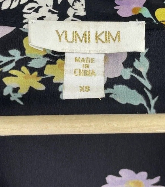 Blusa Anthropologie Yumi Kim Negra Floral 100% Seda Envolvente Tab Talla XS, Defecto Foto 4 de 4
