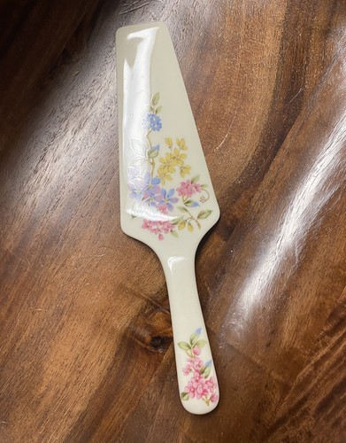 Porcelain Pie/Cake Server Andrea by Sadek Floral Design 10" Wedding Cake Server - Picture 9 of 16