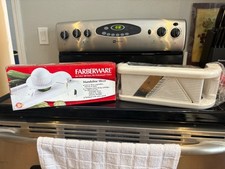Faberware Basics Mandoline Slicer 3 stainless steel slicing cartridges 2013 NOS.