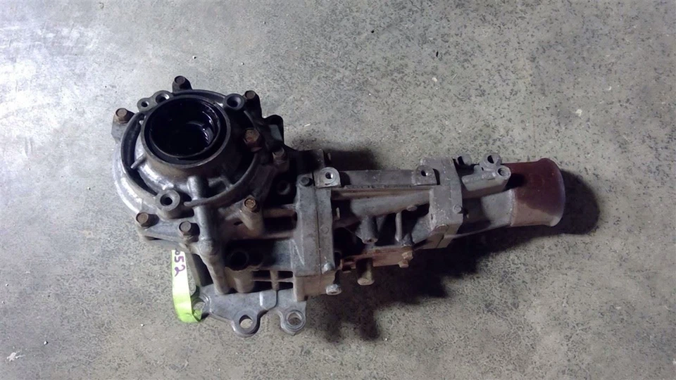 2008 08 Mitsubishi Outlander Transfer Case AWD 95888 - Image 3 of 4