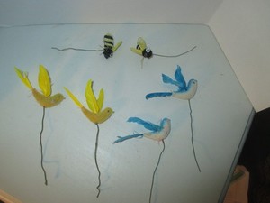Lot of 6 Vintage Craft Picks 4 Spun Cotton Birds 2 Pipe Cleaner Bees