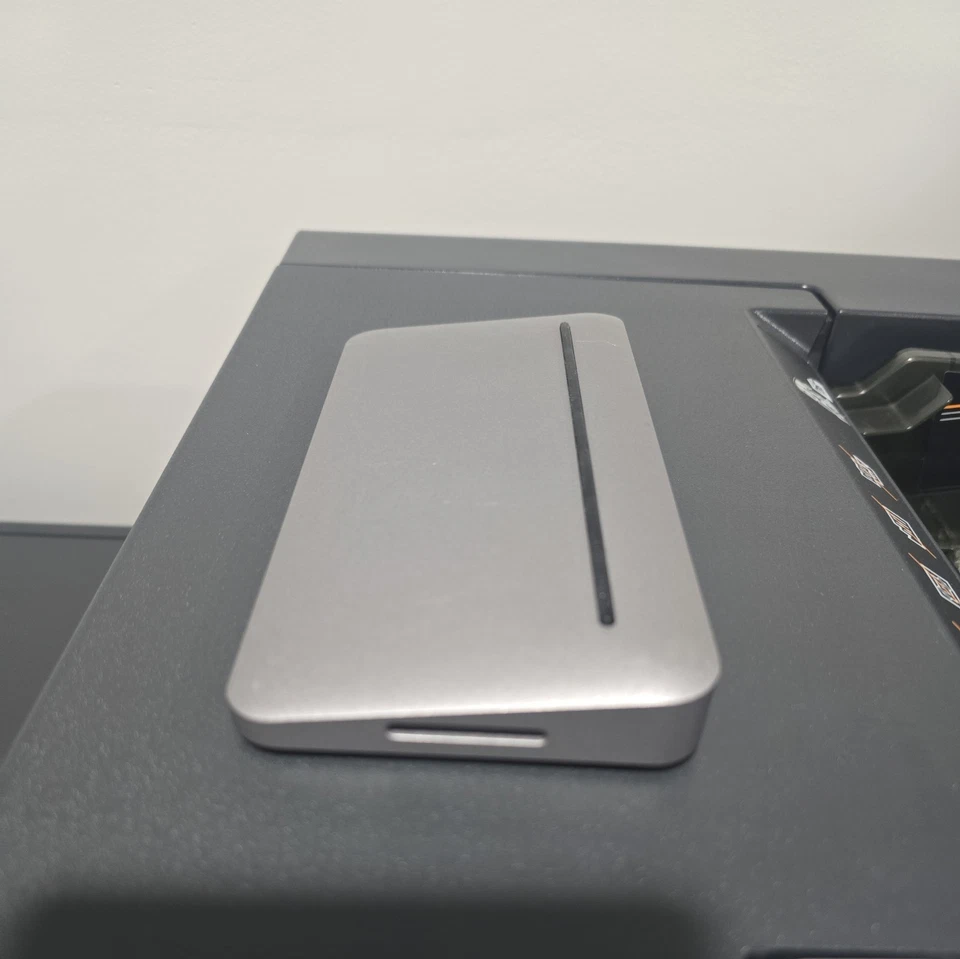 Henge MacBook Docking Station USB-C Stone HD01TAUSBC - Up to 87W Charging - Image 2 of 4