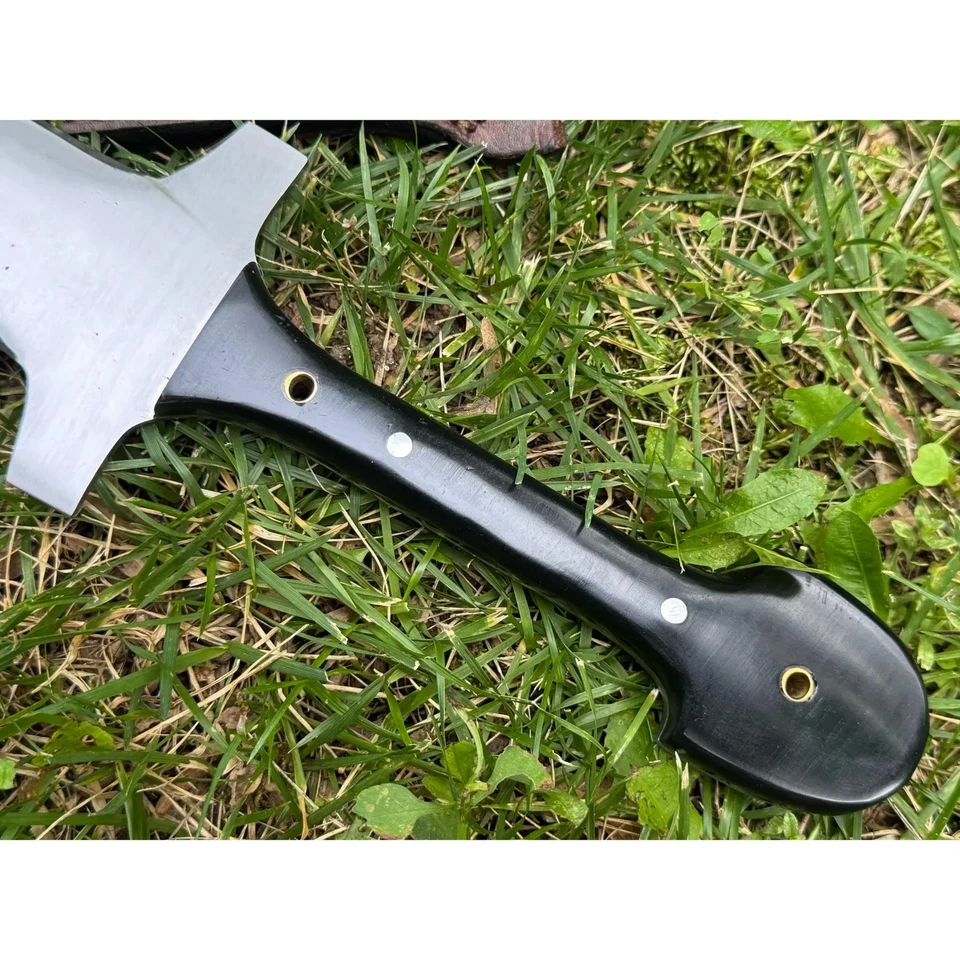 Espada corta de caza hecha a mano de acero al carbono Full Tang con funda para exteriores Foto 4 de 4