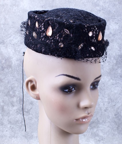 Vintage Damen Abend Kirche Kleid Derby Statement Hut Netz Träne  - Bild 1 von 6