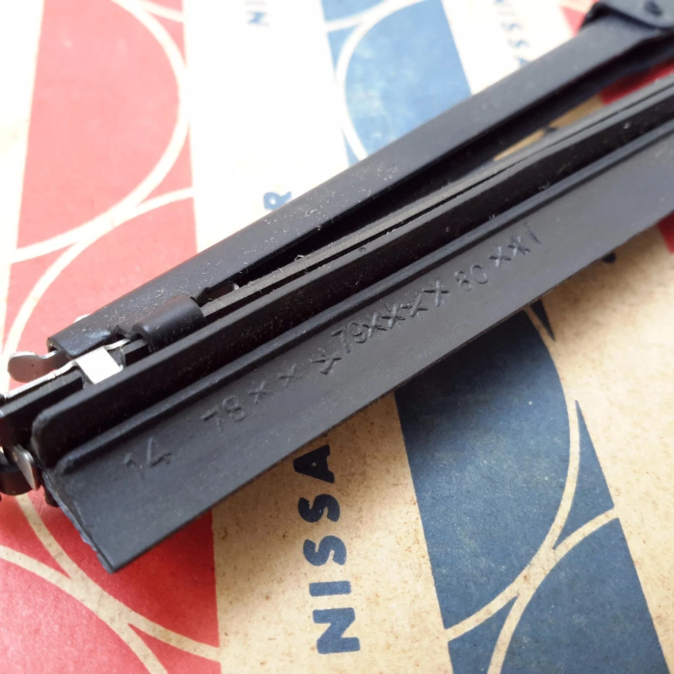 Limpiaparabrisas original DATSUN NISSAN C130,810,A10,GPA10,S10 NUEVO × 1 par Foto 4 de 4