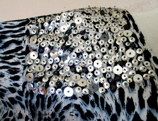 Vintage Lina Lee T-Shirt Top Medium Women Black Gray Animal Print Sequin Design - Image 4 of 4