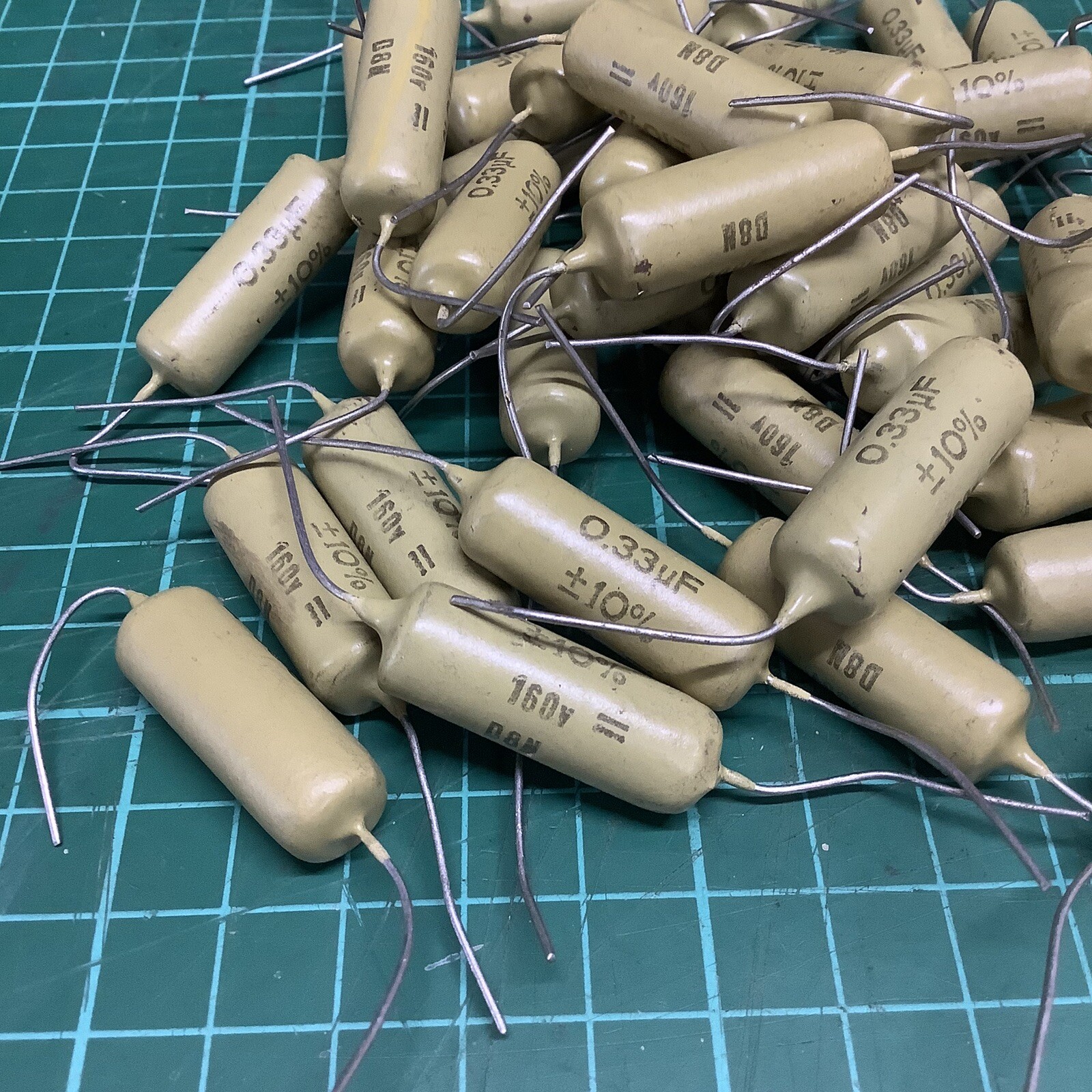 Condensateur Mullard Mustard C296 NOS - 330nF/0.33uF, 160V, 10%, New Old Stock, Vintage UK