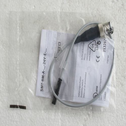 Original FESTO magnetic switch SMT-8M-A-PS-24V-E-0.3-M12 574337