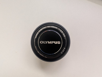 Olympus M.Zuiko Digital ED 14-42mm 3.5-5.6 - Excellent Condition