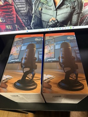 Logitech for Creators - Blue Yeti Premium Multi-Pattern USB Condenser Microphone