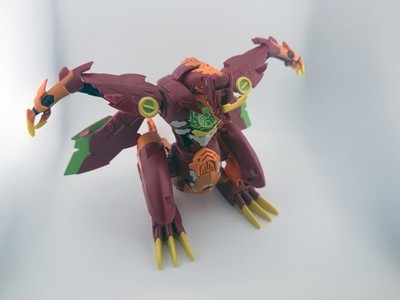 Bakugan Lot 16 Figures + Dragonoid Maximus 7  + Cards + Carry Case + Dragonoid U