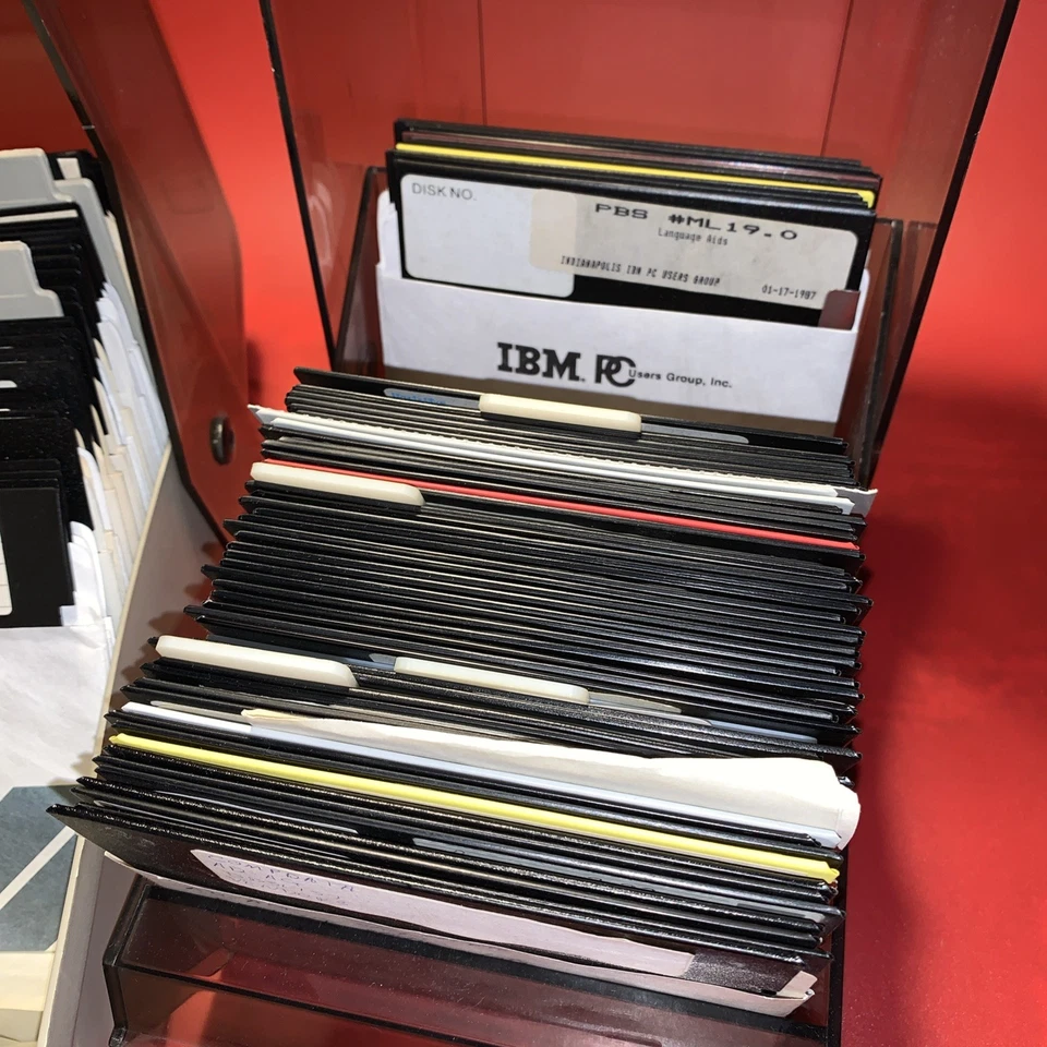 Lot of 165 Floppy Computer Disk 5.25 Unknown Content - For Discovery/Recycle - Image 3 of 4