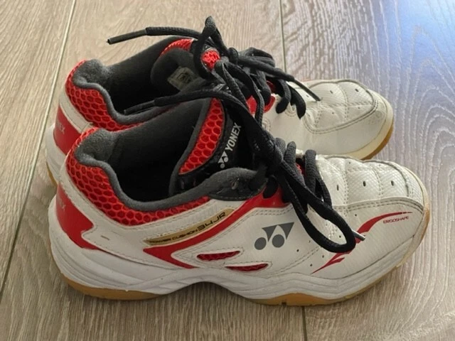 Yonex shop junior shoes