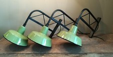 INDUSTRIE EMAILLE WANDLEUCHTE  FABRIKLAMPE AUSLEGERLAMPE Hoflampe Grün "A"