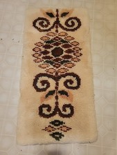 Vintage latch and hook rug/ wall hanging geometric floral beige cream 32x17