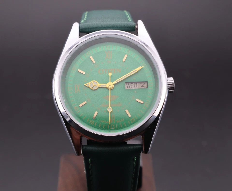 Vintage Citizen Automatic Men's Wrist Watch  8200A Japan Movement -Day/Date - Image 3 of 4