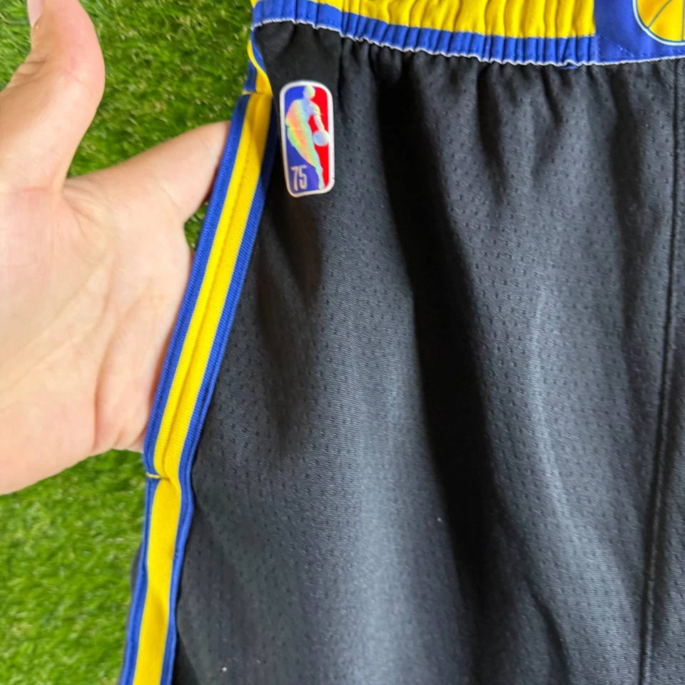 Pantalones Cortos Golden State Warriors Nike City Edition Swingman Performance Para Hombre NBA GS Foto 2 de 4