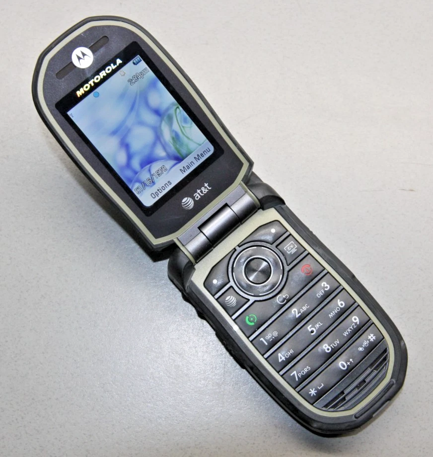 Motorola Tundra VA76r - Black and Gray ( AT&T ) Very Rare Cellular Flip Phone - Image 2 of 4