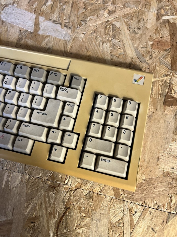 Commodore Amiga 1000 Vintage Computer Keyboard Disk & Cables Power ...
