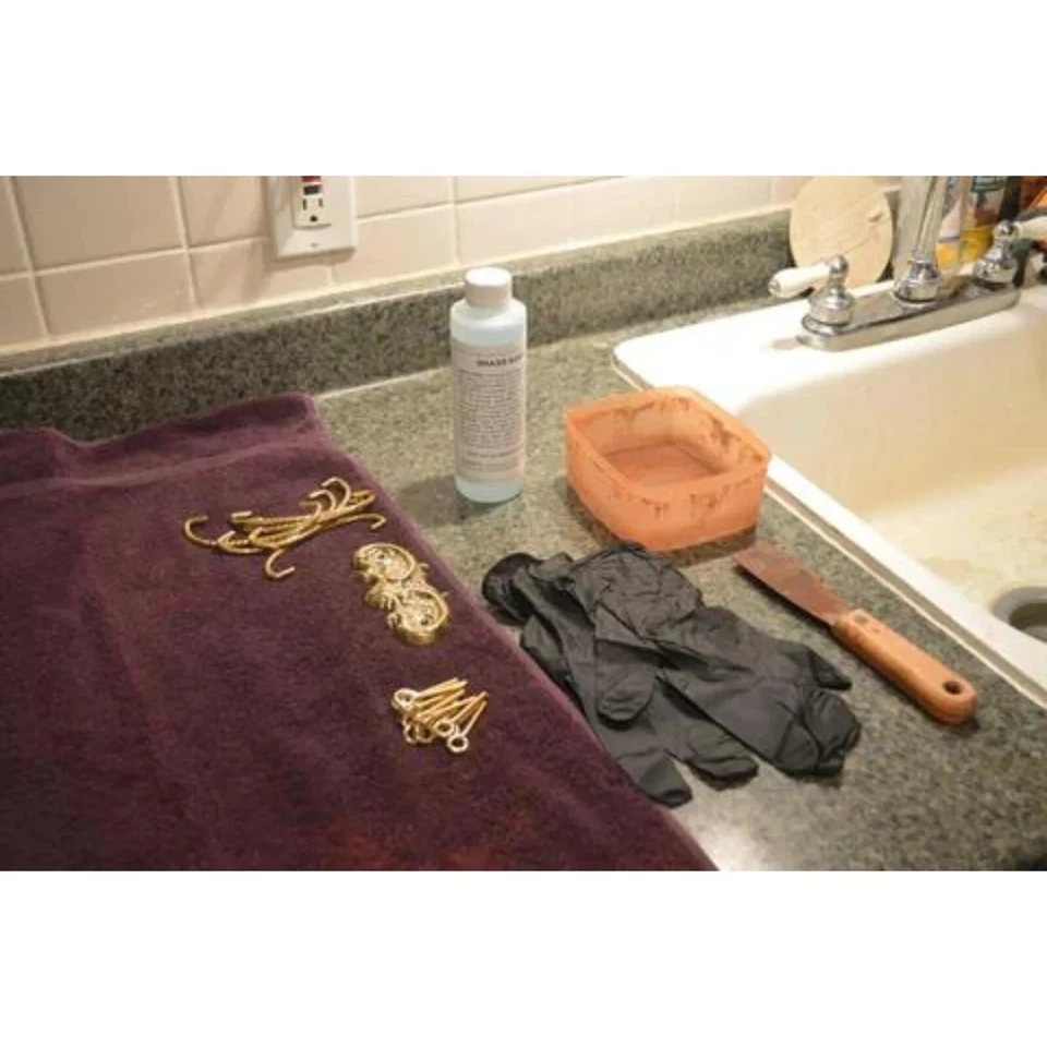 Жидкость Brass Ager 8 унций Тусклая твердая латунь со старинным винтажным окислителем патины - Изображение 2 из 4