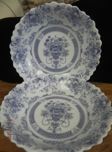 TWO Arcopal Honorine Glass Scalloped FARMHOUSE Blue White 7.25 CEREAL SOUP BOWLS - 第 1/5 張圖片